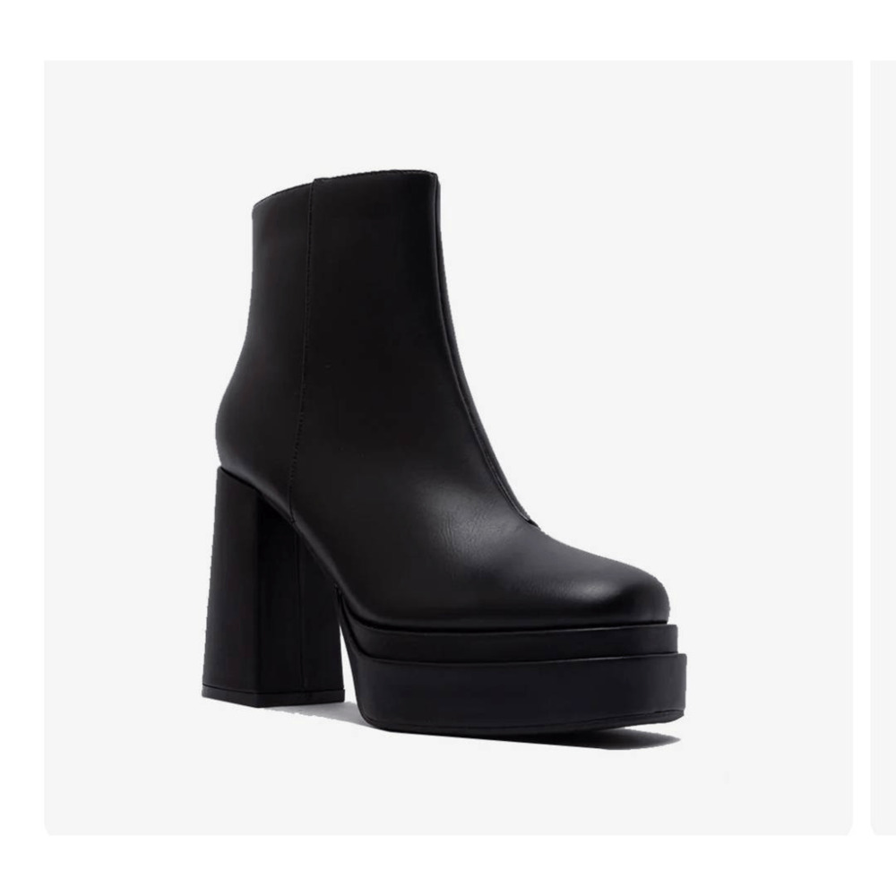 Natrix Chunky Heel Platform Ankle Boots Size 10 Sold By Sourpuss